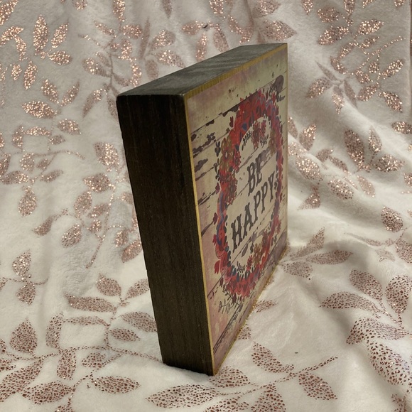 Wooden Be Happy Wall Decoration - Picture 2 of 3